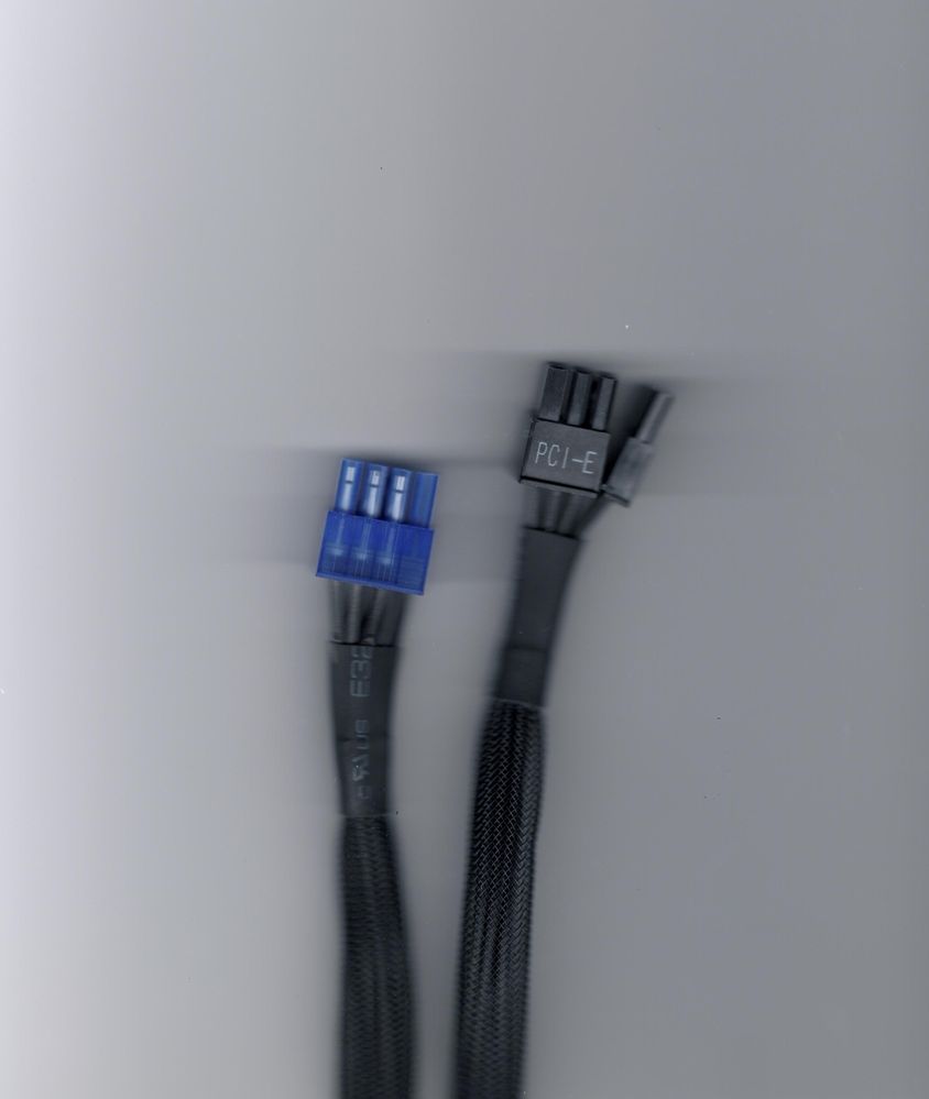 PCI-E cable to 4-pin EATX12V_2 - Republic of Gamers Forum - 614445