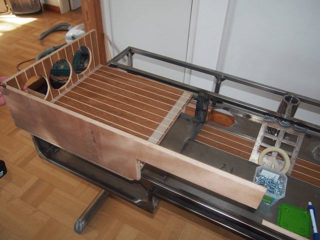 73005