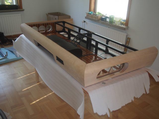 73032