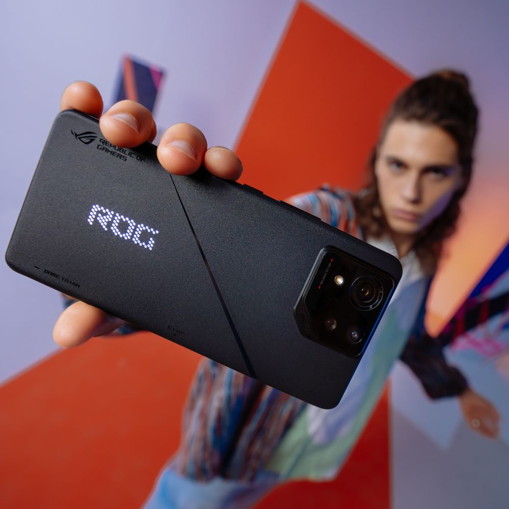 ROG Phone 8.jpg